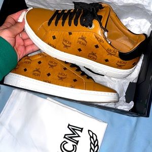 MCM WOMEN SNEAKERS